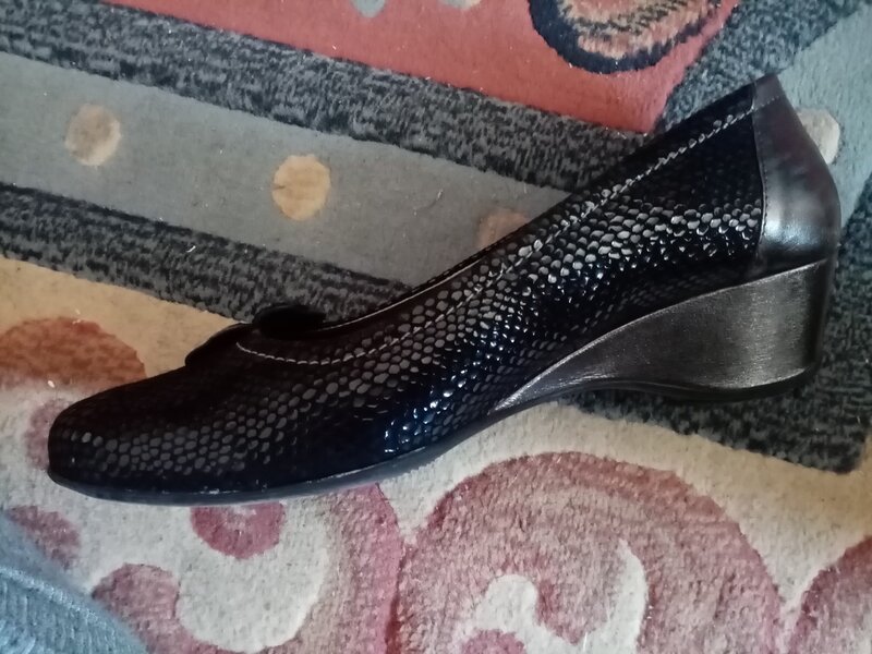 Vand pantofi si sandale dama